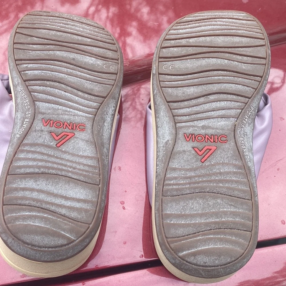 Vionic - Picture 6 of 7